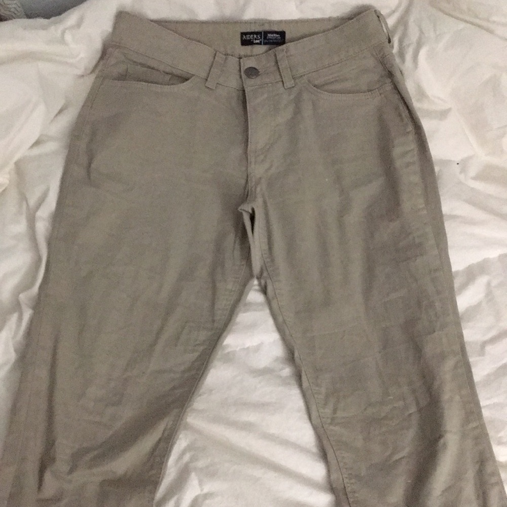 Women’s Khakis. Mid rise with straight leg.